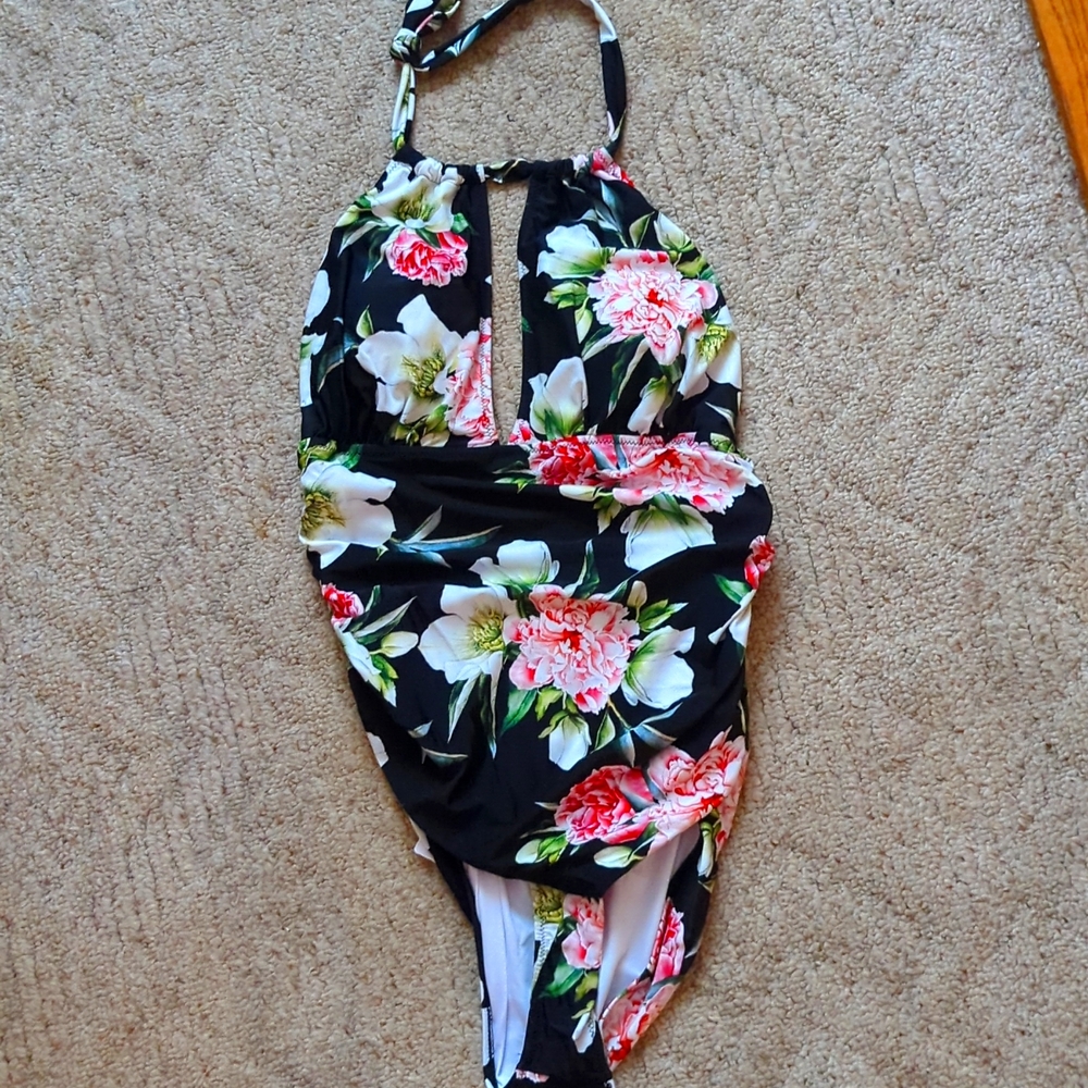 Floral Cupshe swimsuit